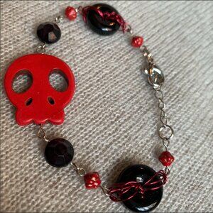 2x18$ 🦃 🍂 CREATION - - Skull bracelet - beads - red wire - Red black